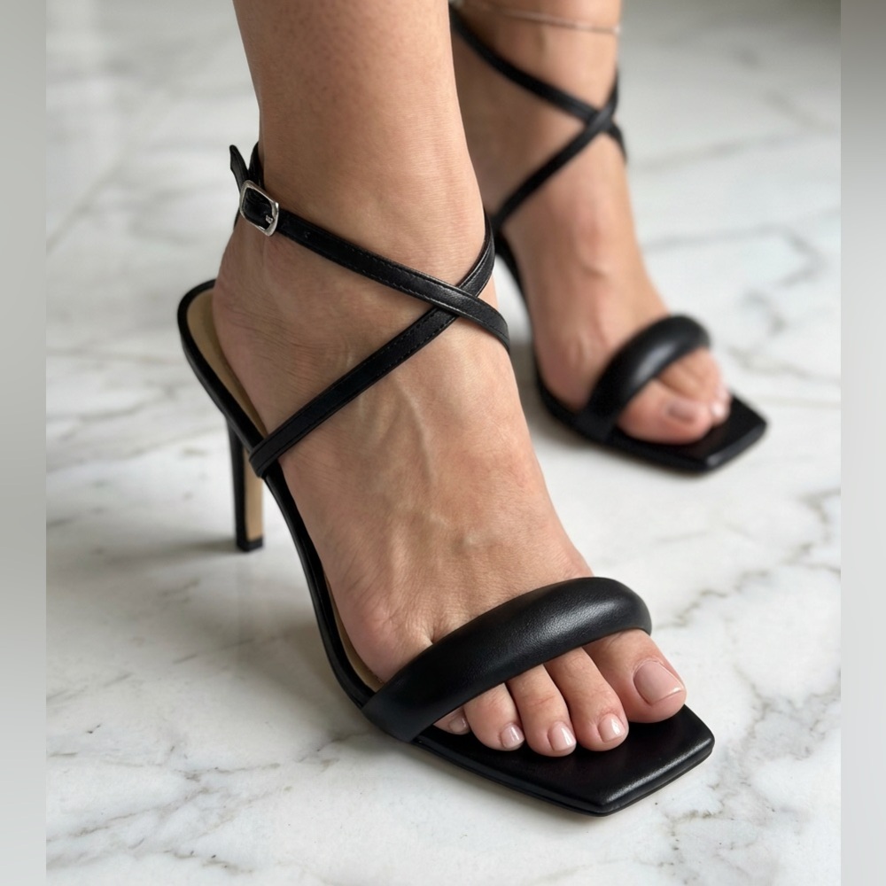 Modatope Black Square-Toe Strappy Heeled Sandals